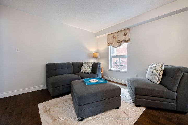 Photo 25 at 44 Baccarat Crescent, Snelgrove, Brampton