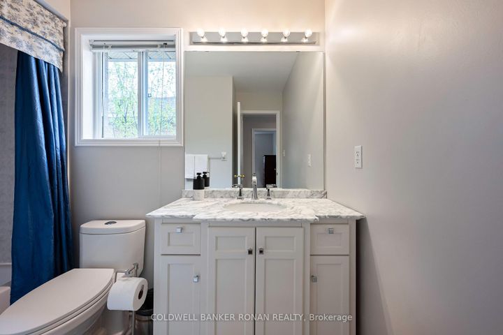 Photo 31 at 44 Baccarat Crescent, Snelgrove, Brampton