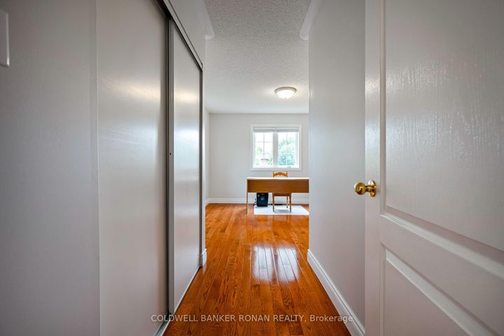 Photo 39 at 44 Baccarat Crescent, Snelgrove, Brampton