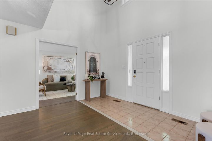 Photo 4 at 2938 Mulberry Drive, CV Clearview, Oakville
