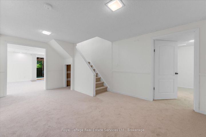 Photo 32 at 2938 Mulberry Drive, CV Clearview, Oakville