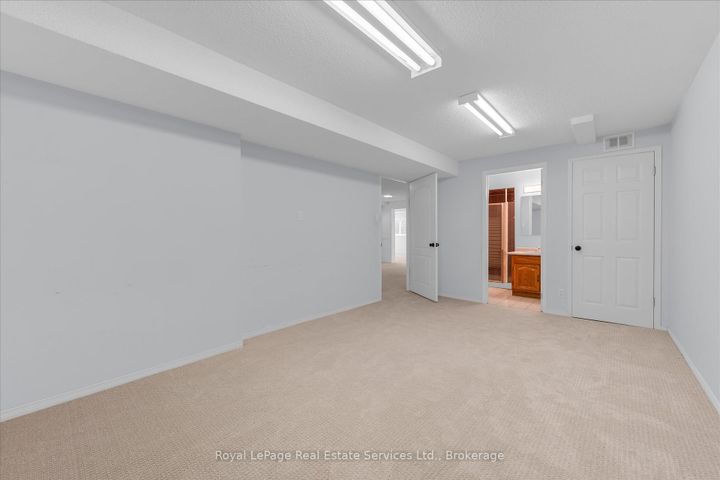 Photo 35 at 2938 Mulberry Drive, CV Clearview, Oakville
