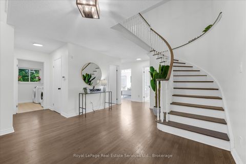 Photo 3 at 2938 Mulberry Drive, CV Clearview, Oakville
