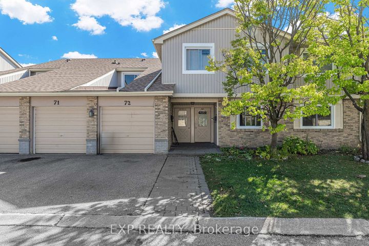Photo 2 at 70 - 6797 Formentera Avenue, Meadowvale, Mississauga