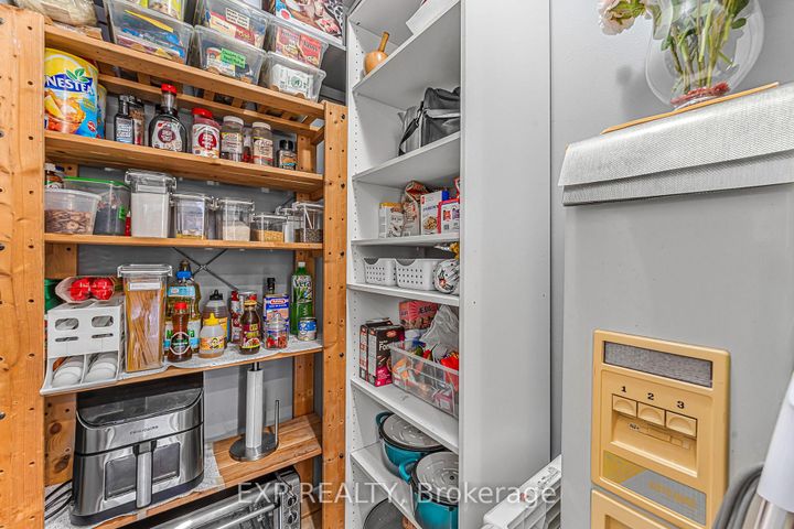 Photo 11 at 70 - 6797 Formentera Avenue, Meadowvale, Mississauga