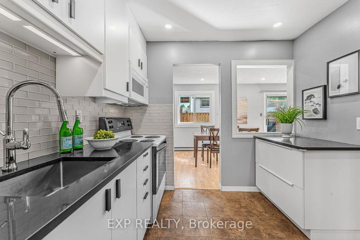 Photo 12 at 70 - 6797 Formentera Avenue, Meadowvale, Mississauga