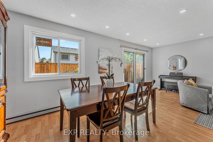 Photo 14 at 70 - 6797 Formentera Avenue, Meadowvale, Mississauga