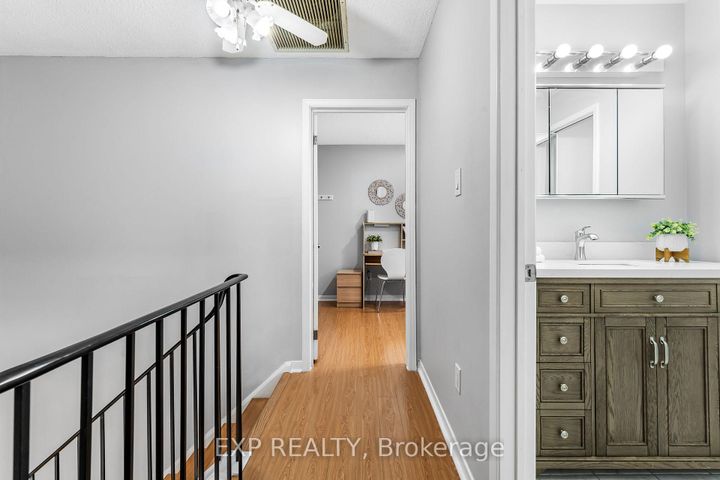 Photo 18 at 70 - 6797 Formentera Avenue, Meadowvale, Mississauga