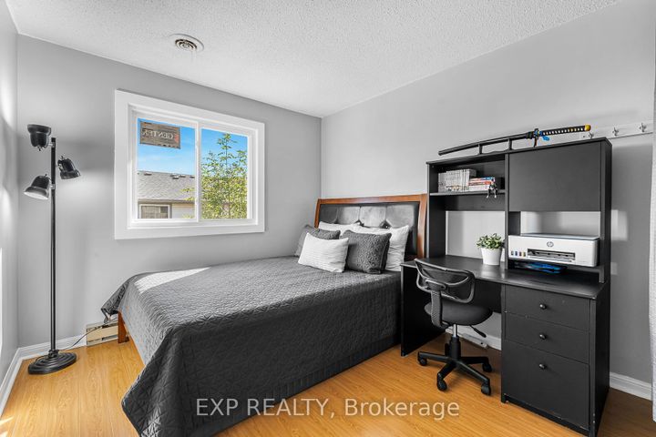 Photo 28 at 70 - 6797 Formentera Avenue, Meadowvale, Mississauga