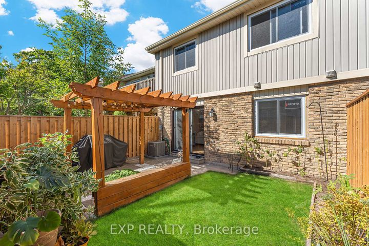 Photo 31 at 70 - 6797 Formentera Avenue, Meadowvale, Mississauga