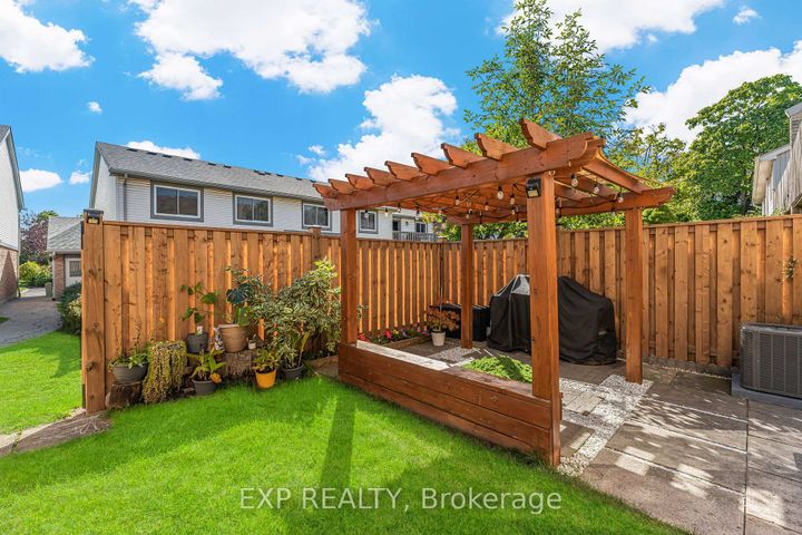 Photo 32 at 70 - 6797 Formentera Avenue, Meadowvale, Mississauga