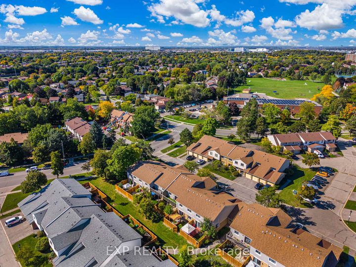 Photo 36 at 70 - 6797 Formentera Avenue, Meadowvale, Mississauga