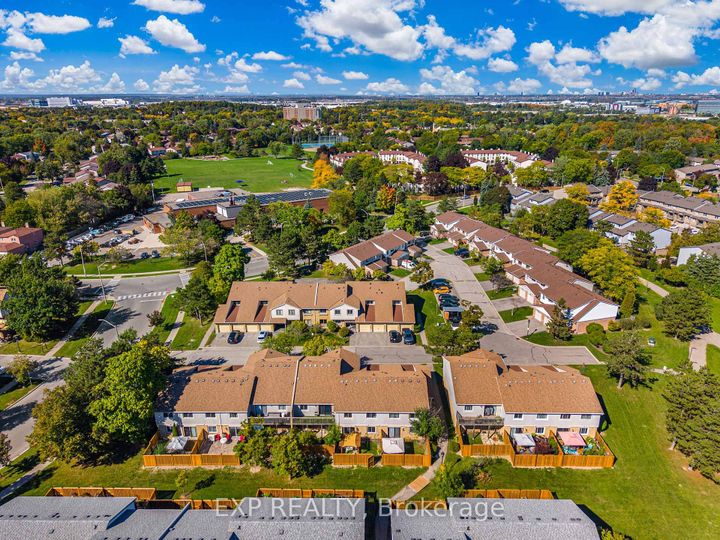 Photo 37 at 70 - 6797 Formentera Avenue, Meadowvale, Mississauga