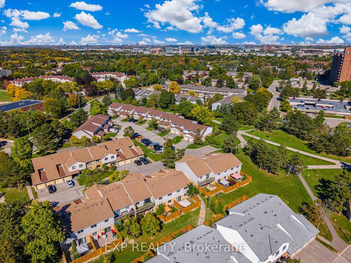 Photo 38 at 70 - 6797 Formentera Avenue, Meadowvale, Mississauga