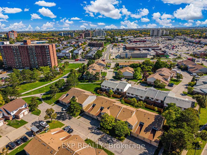 Photo 39 at 70 - 6797 Formentera Avenue, Meadowvale, Mississauga