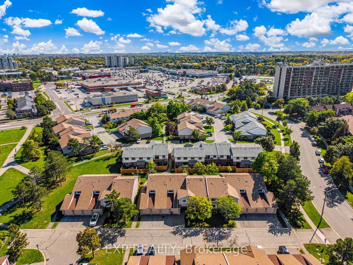 Photo 40 at 70 - 6797 Formentera Avenue, Meadowvale, Mississauga