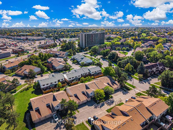 Photo 41 at 70 - 6797 Formentera Avenue, Meadowvale, Mississauga