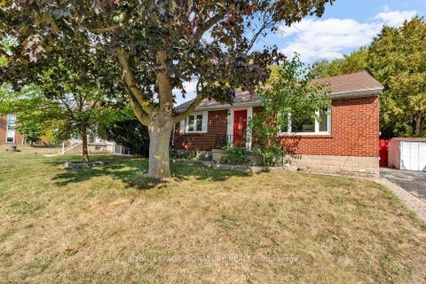 Photo 2 at 75 Westbourne Avenue, Birchmount, Toronto