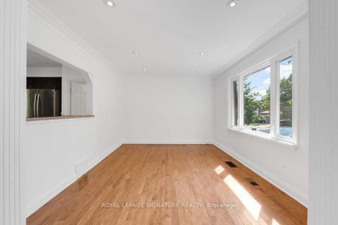 Photo 8 at 75 Westbourne Avenue, Birchmount, Toronto