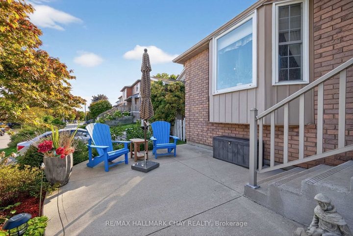 Photo 1 at 78 Collings Avenue, Bradford, Bradford West Gwillimbury