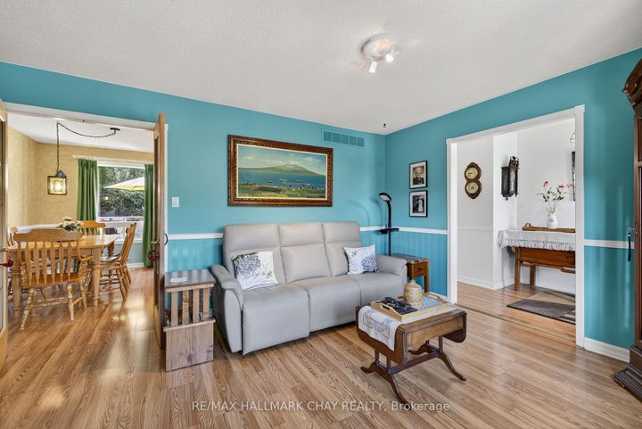 Photo 3 at 78 Collings Avenue, Bradford, Bradford West Gwillimbury