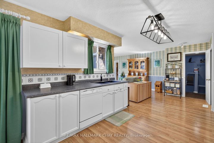 Photo 6 at 78 Collings Avenue, Bradford, Bradford West Gwillimbury