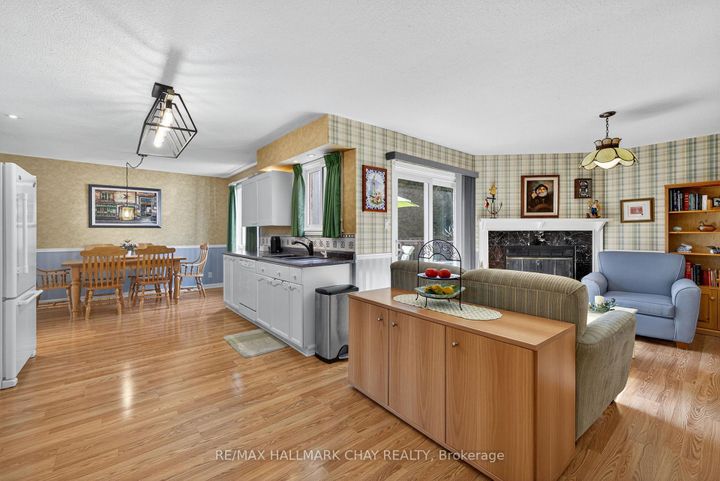 Photo 9 at 78 Collings Avenue, Bradford, Bradford West Gwillimbury