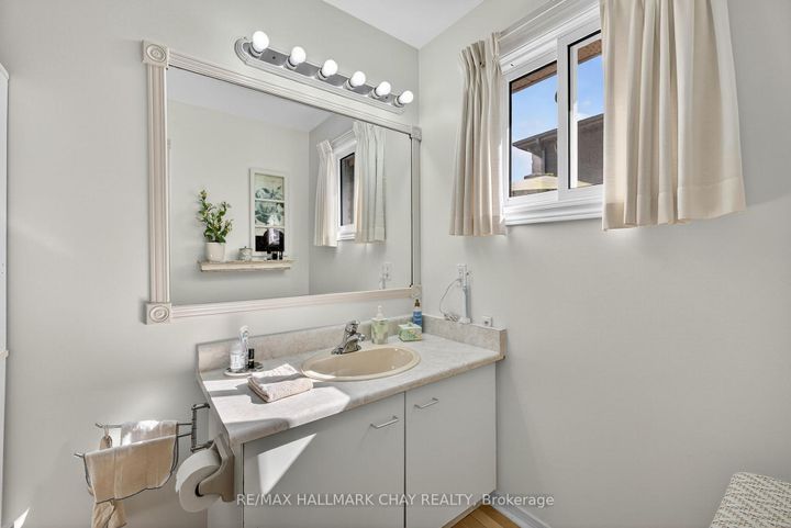 Photo 15 at 78 Collings Avenue, Bradford, Bradford West Gwillimbury
