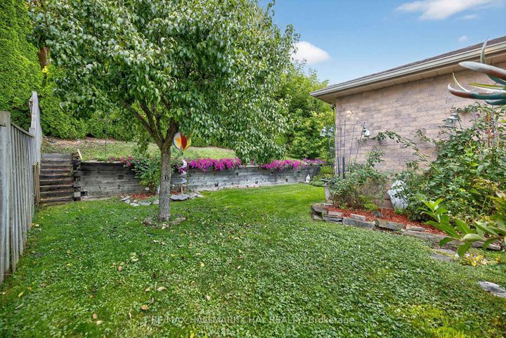 Photo 24 at 78 Collings Avenue, Bradford, Bradford West Gwillimbury