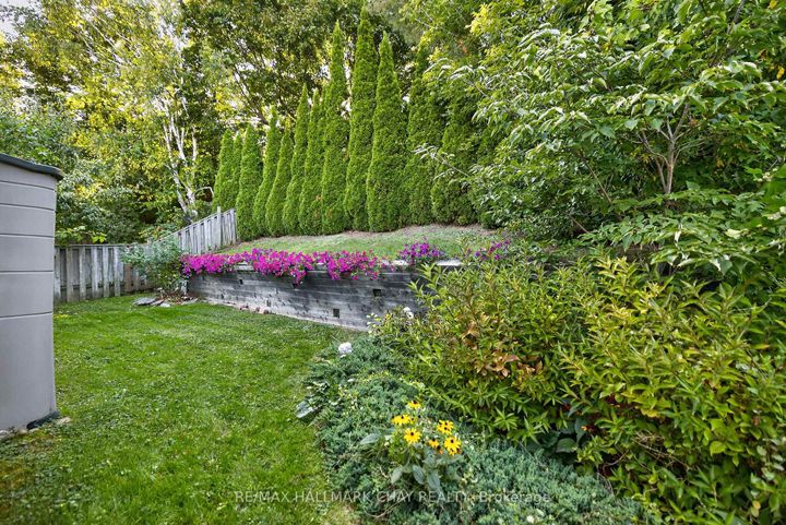 Photo 25 at 78 Collings Avenue, Bradford, Bradford West Gwillimbury