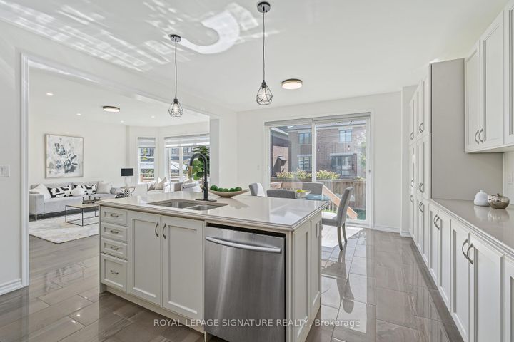 Photo 15 at 31 Streamside Street, Kleinburg, Vaughan
