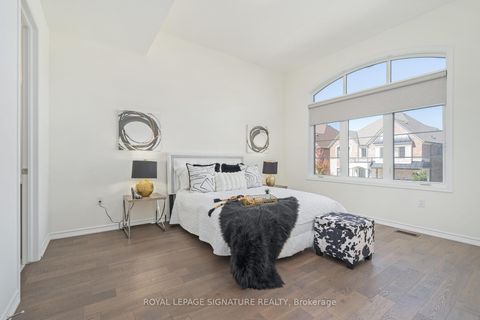 Photo 3 at 31 Streamside Street, Kleinburg, Vaughan