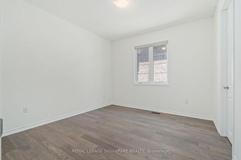 Photo 5 at 31 Streamside Street, Kleinburg, Vaughan