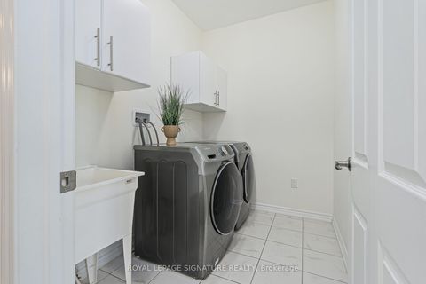 Photo 17 at 31 Streamside Street, Kleinburg, Vaughan