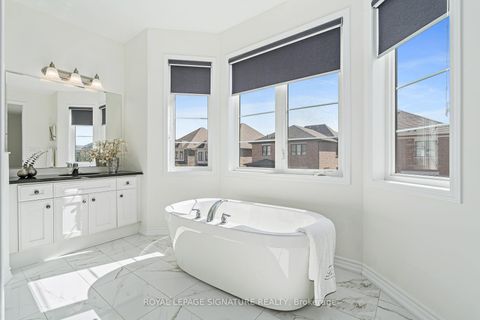 Photo 24 at 31 Streamside Street, Kleinburg, Vaughan