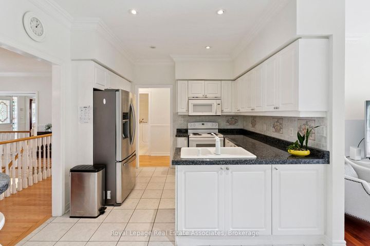 Photo 15 at 7 Powder Mill Court, Wellington, Brampton