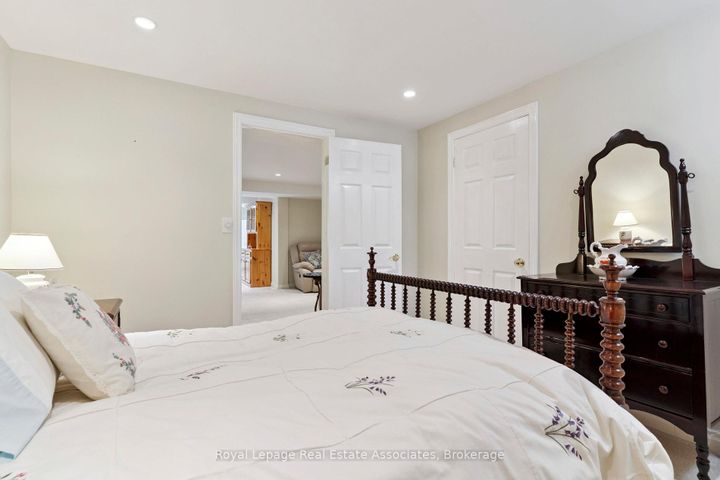 Photo 34 at 7 Powder Mill Court, Wellington, Brampton