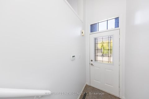 Photo 3 at 100 Coburg Crescent, Langstaff, Richmond Hill