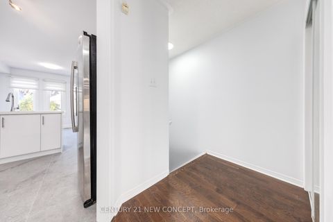 Photo 4 at 100 Coburg Crescent, Langstaff, Richmond Hill