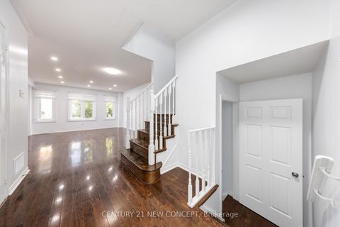 Photo 11 at 100 Coburg Crescent, Langstaff, Richmond Hill