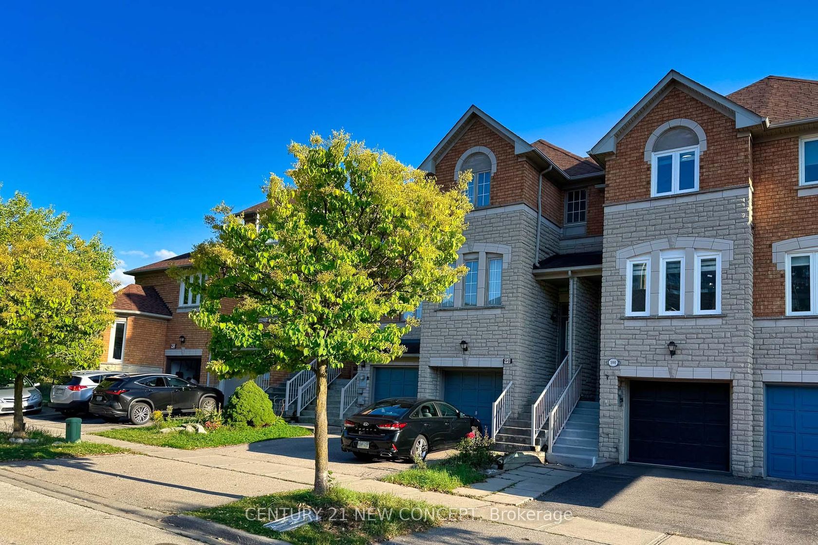100 Coburg Crescent S, Langstaff, Richmond Hill 
