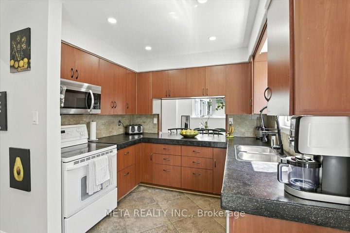 Photo 14 at 1567 Jaywin Circle, Village East, Pickering