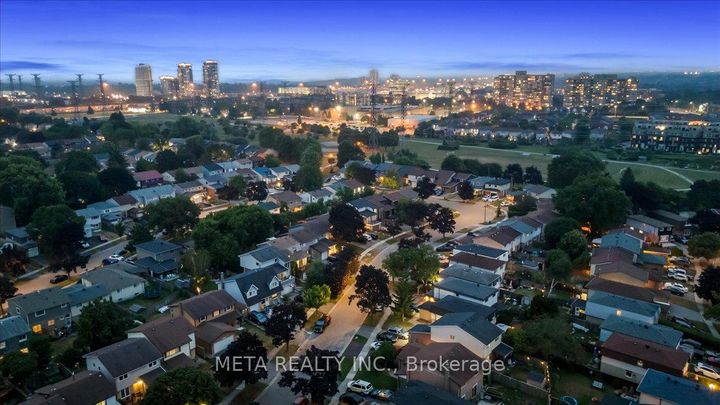 Photo 48 at 1567 Jaywin Circle, Village East, Pickering