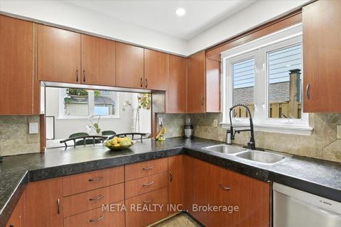 Photo 17 at 1567 Jaywin Circle, Village East, Pickering