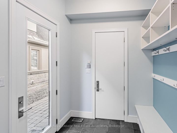 Photo 15 at 66 Inglewood Drive, Mineola, Mississauga