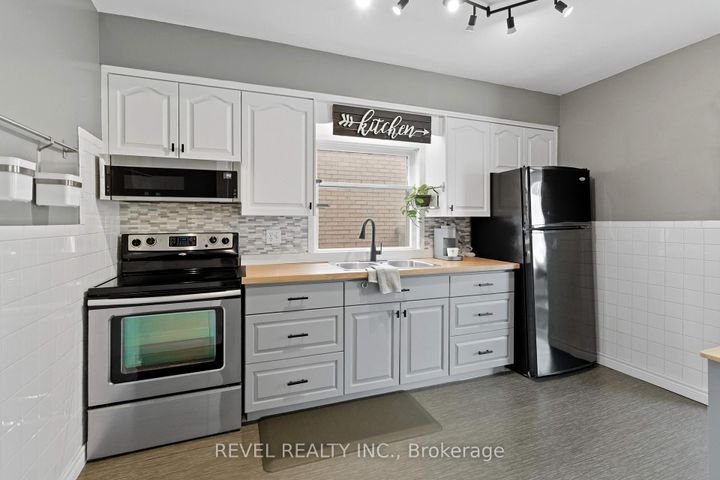Photo 9 at 197 Balmoral Avenue S, Delta, Hamilton