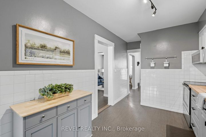 Photo 11 at 197 Balmoral Avenue S, Delta, Hamilton