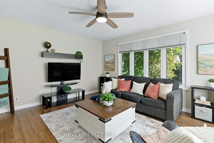 Photo 13 at 197 Balmoral Avenue S, Delta, Hamilton