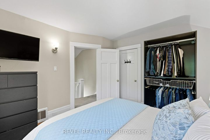 Photo 18 at 197 Balmoral Avenue S, Delta, Hamilton