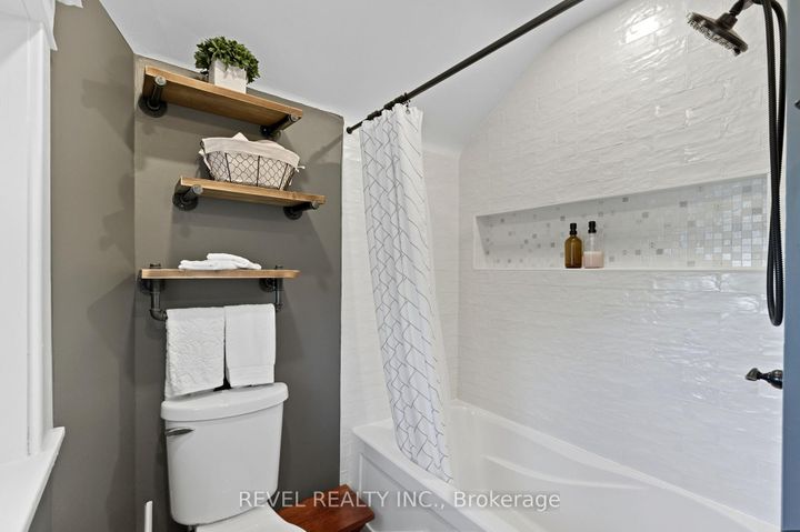 Photo 24 at 197 Balmoral Avenue S, Delta, Hamilton